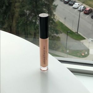 Anastasia Beverly Hills lip gloss
